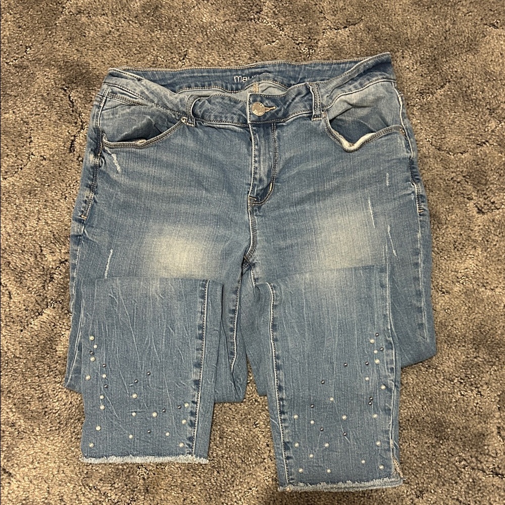 Maurices Women's Ankle Jeans with Pearl adornment. Size 11/12